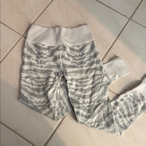 Stylish Gray Zebra Print Leggings